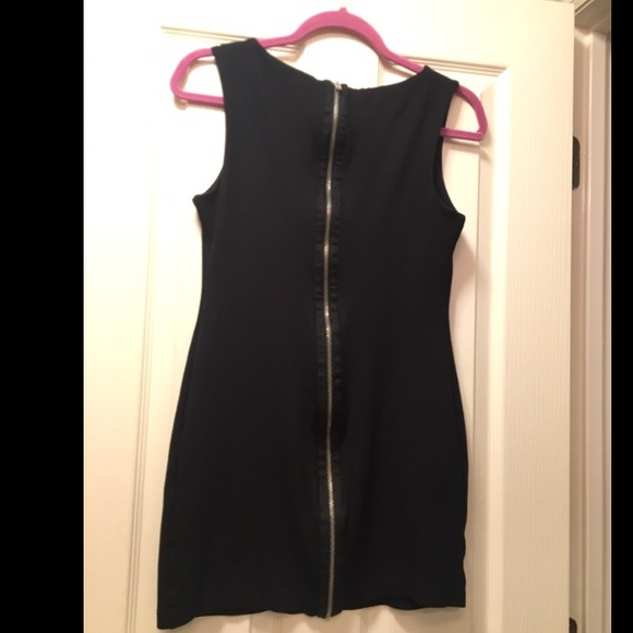 Little black dress - Picture 3 of 3